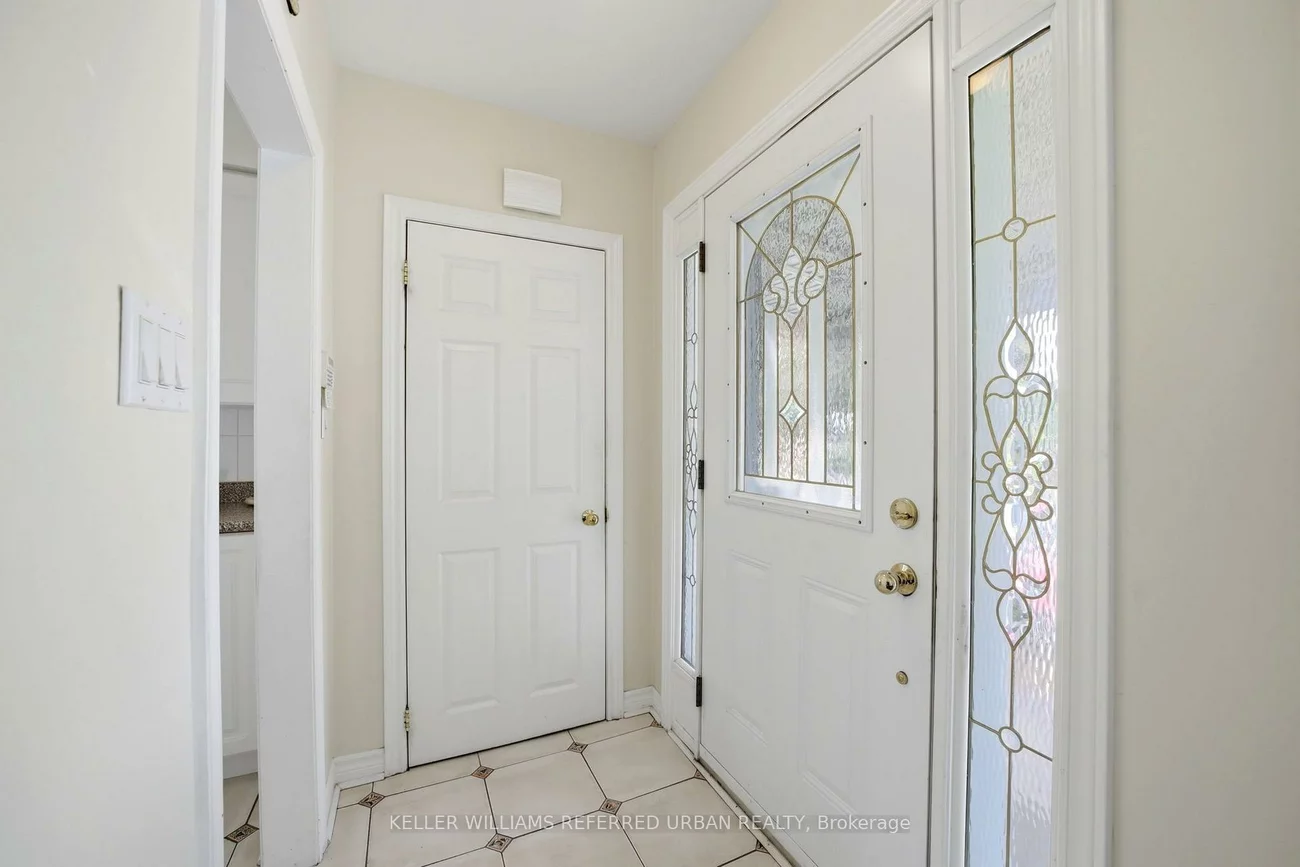 49, Santa Barbara, Willowdale West, Toronto