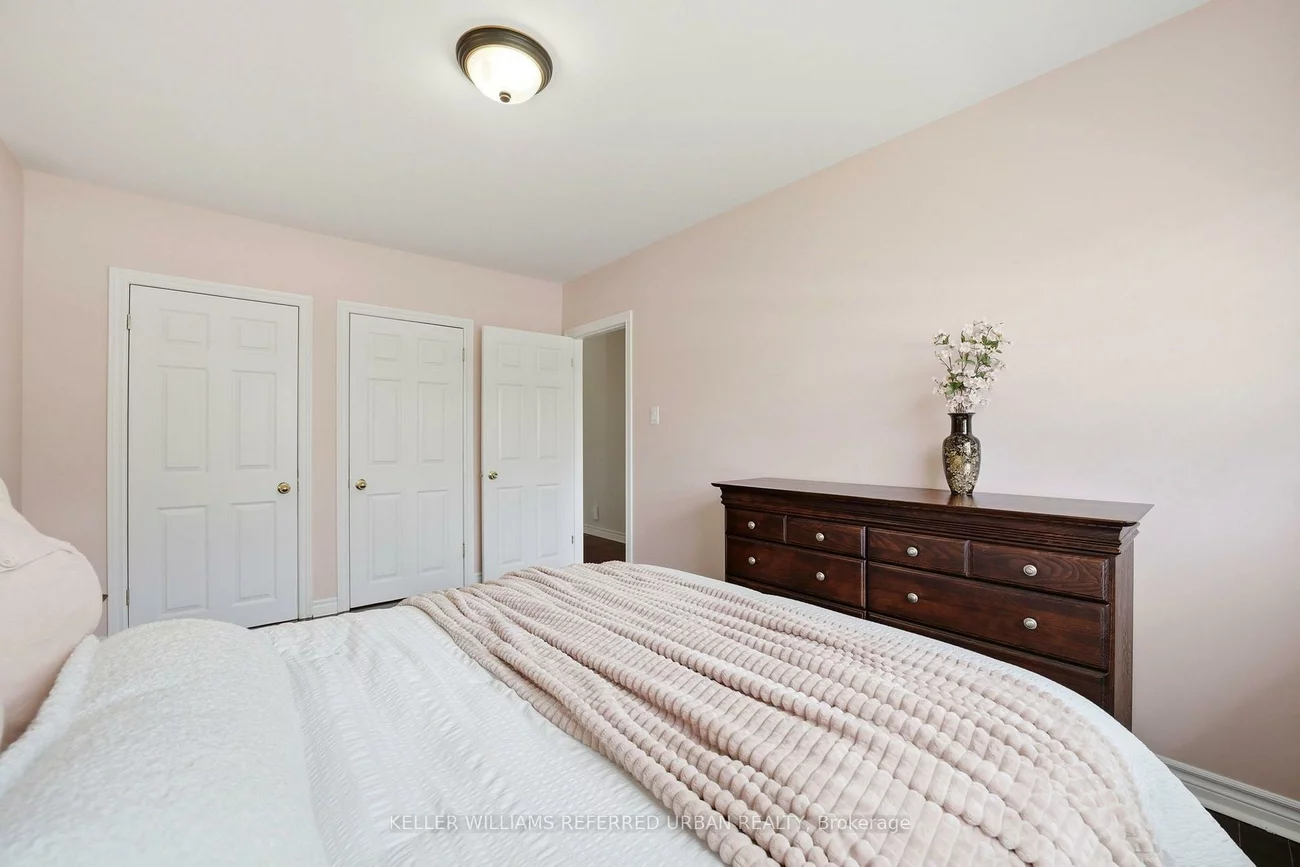 49, Santa Barbara, Willowdale West, Toronto