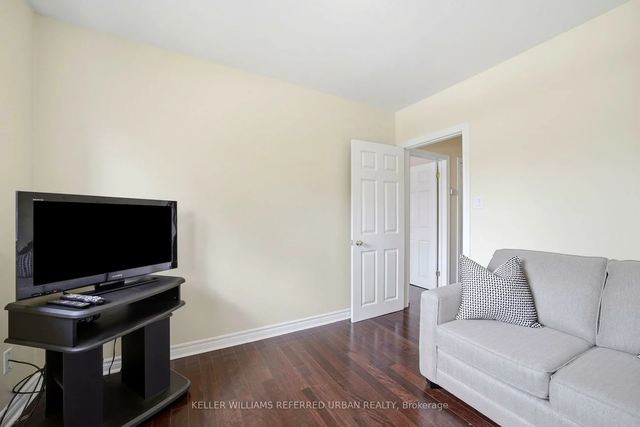 49, Santa Barbara, Willowdale West, Toronto