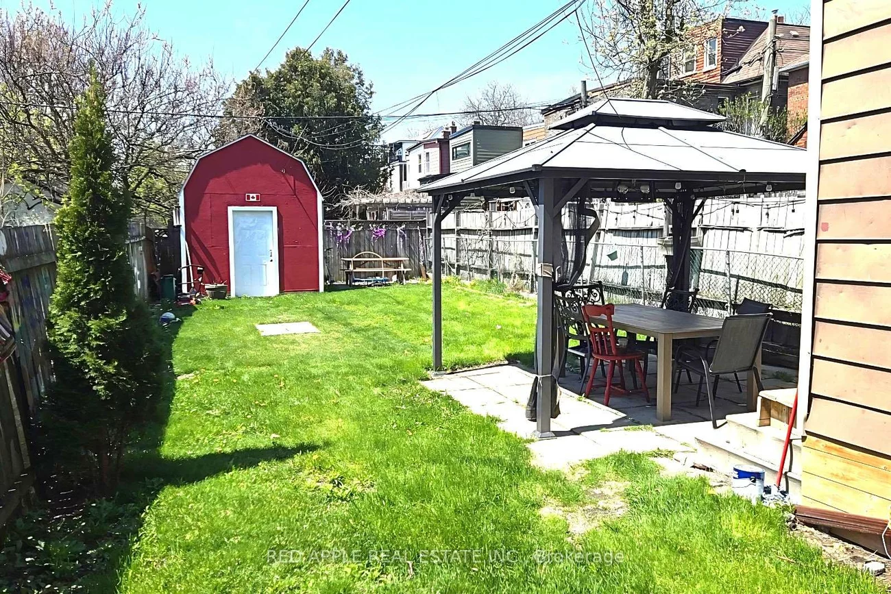 546, Dufferin, Little Portugal, Toronto
