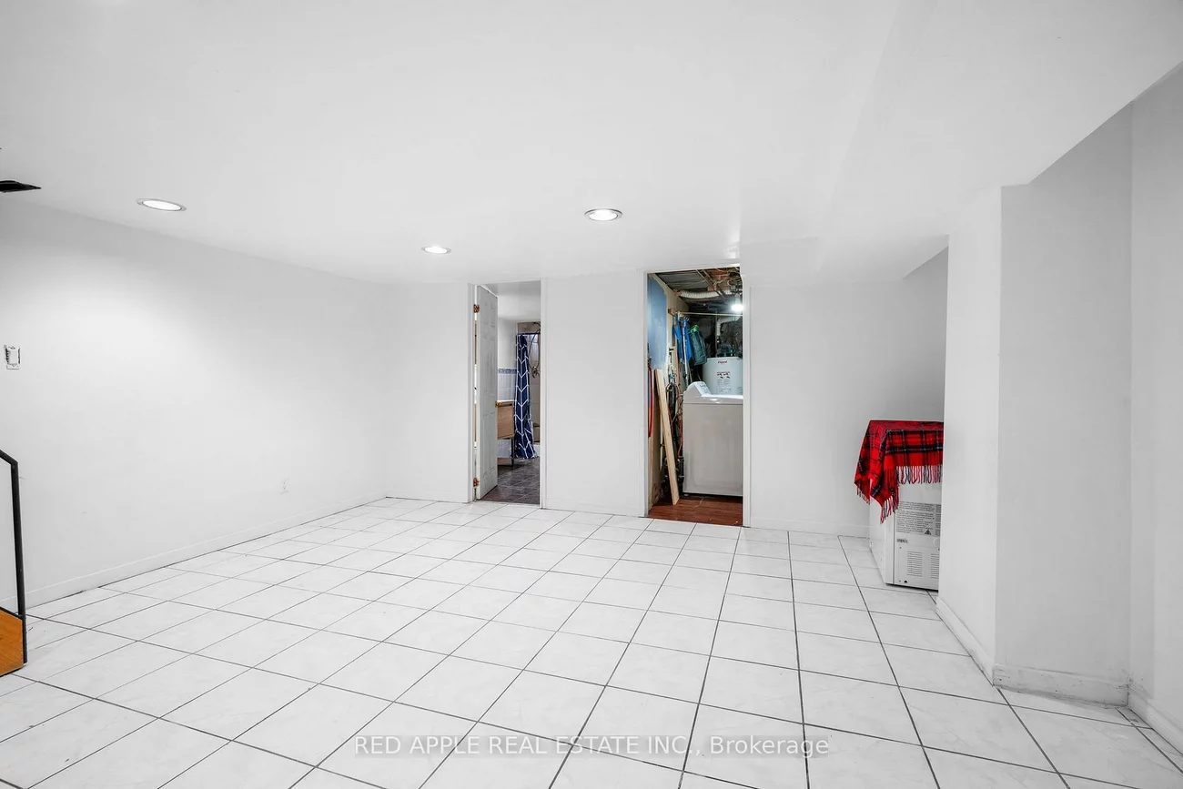 546, Dufferin, Little Portugal, Toronto