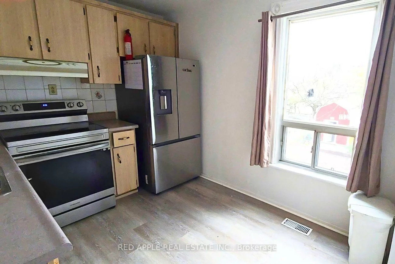 546, Dufferin, Little Portugal, Toronto