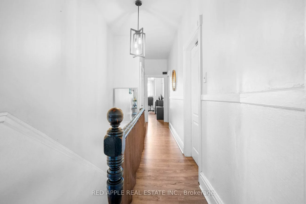 546, Dufferin, Little Portugal, Toronto