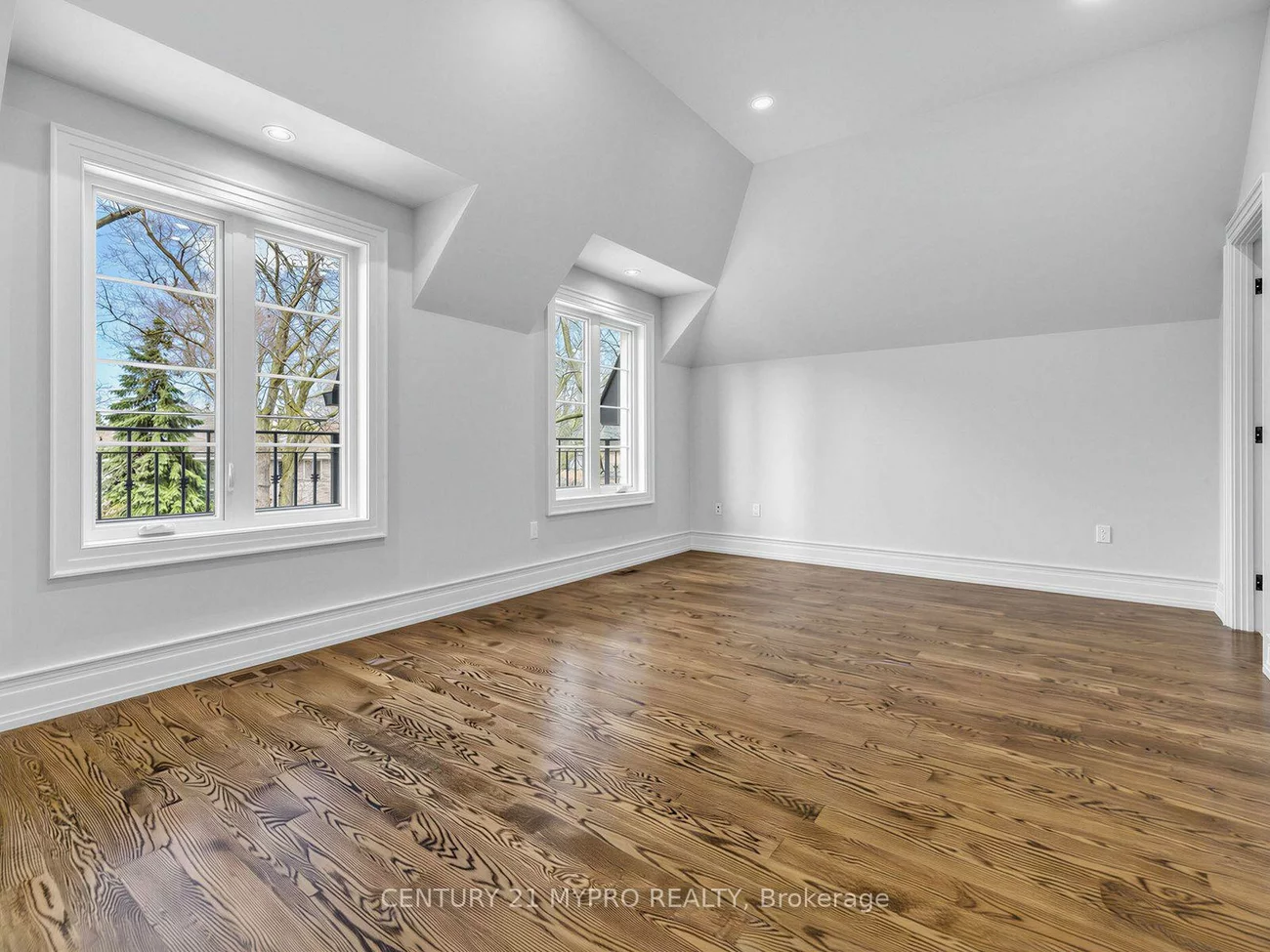 299, Spring Garden, Willowdale East, Toronto