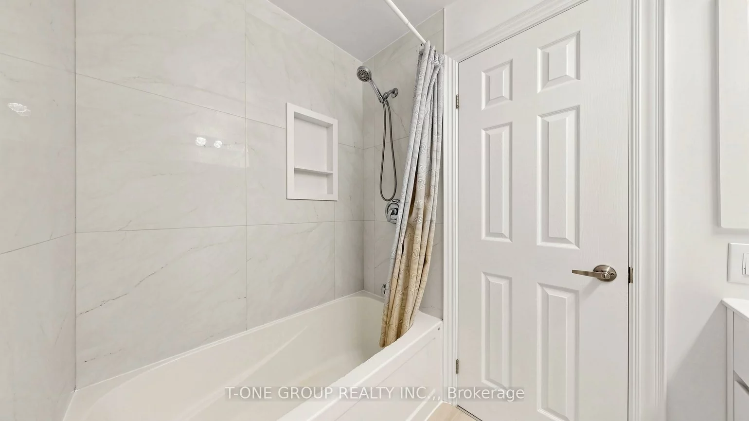 41, Chipwood, Pleasant View, Toronto