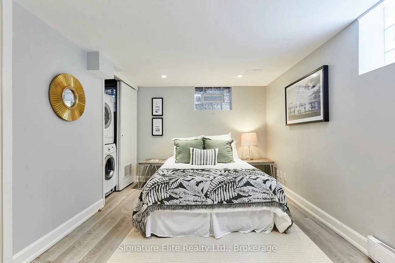 153, Parkhurst, Leaside, Toronto