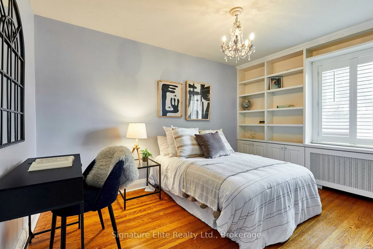 153, Parkhurst, Leaside, Toronto