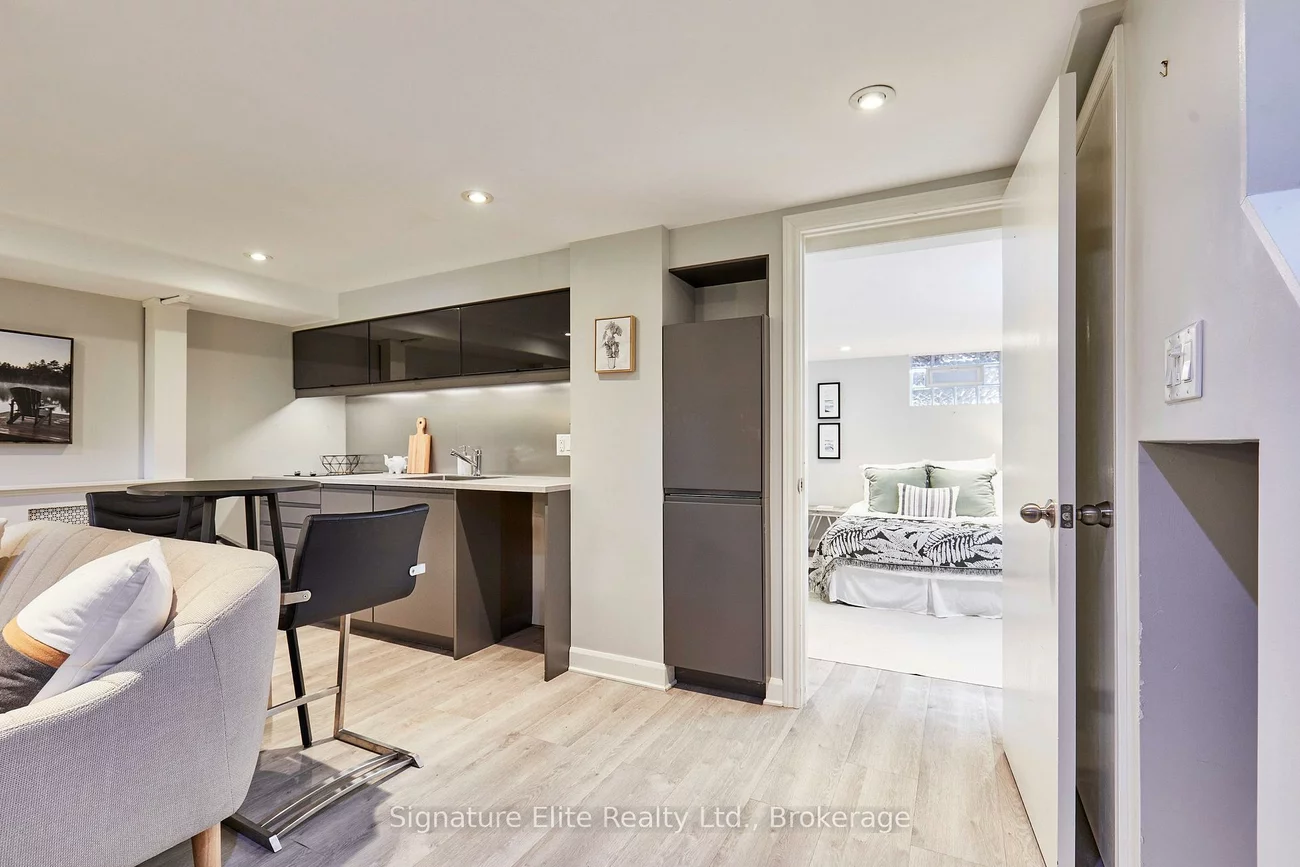 153, Parkhurst, Leaside, Toronto