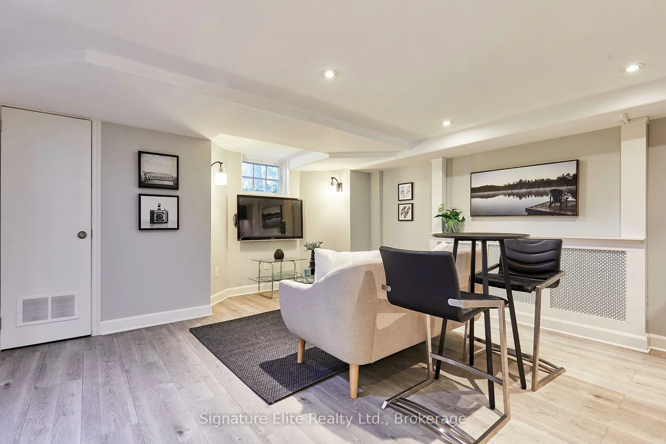153, Parkhurst, Leaside, Toronto