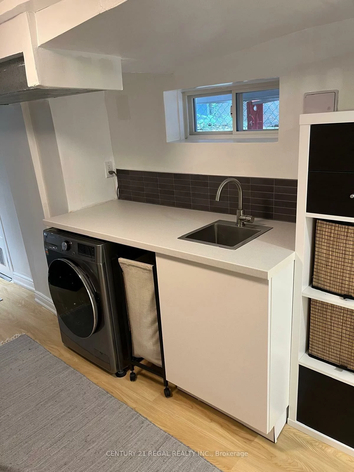 55, Shirley, Little Portugal, Toronto