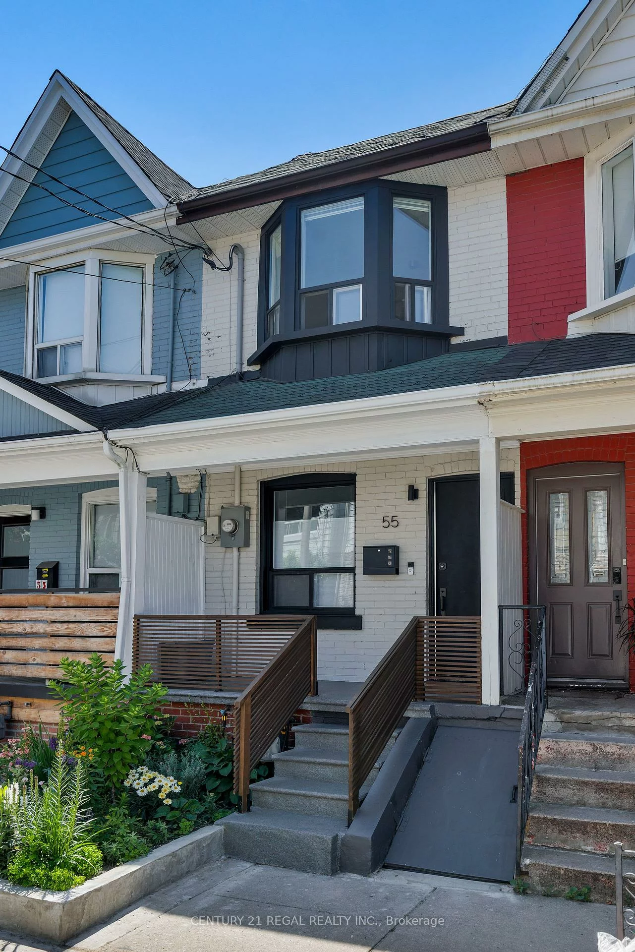55, Shirley, Little Portugal, Toronto