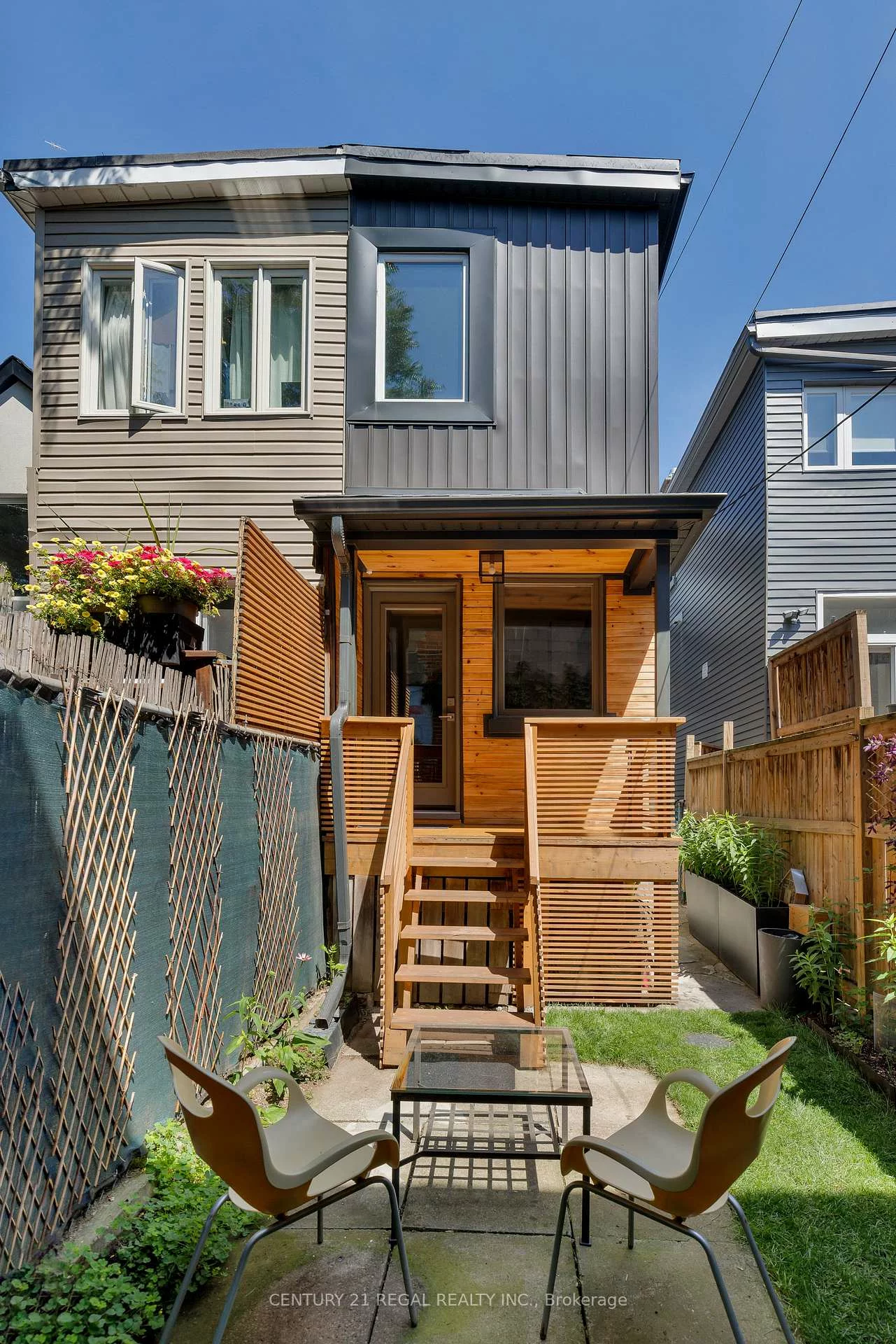 55, Shirley, Little Portugal, Toronto
