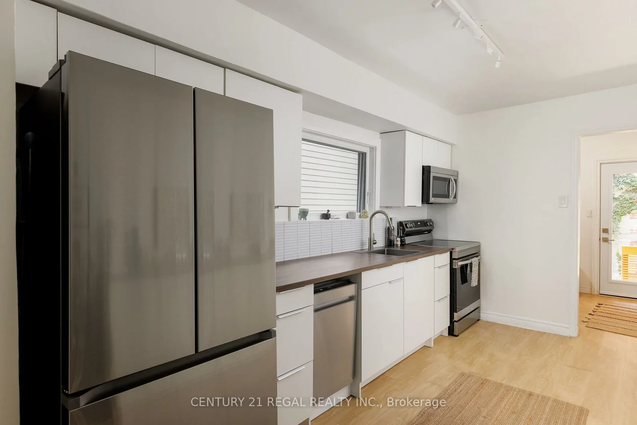 55, Shirley, Little Portugal, Toronto