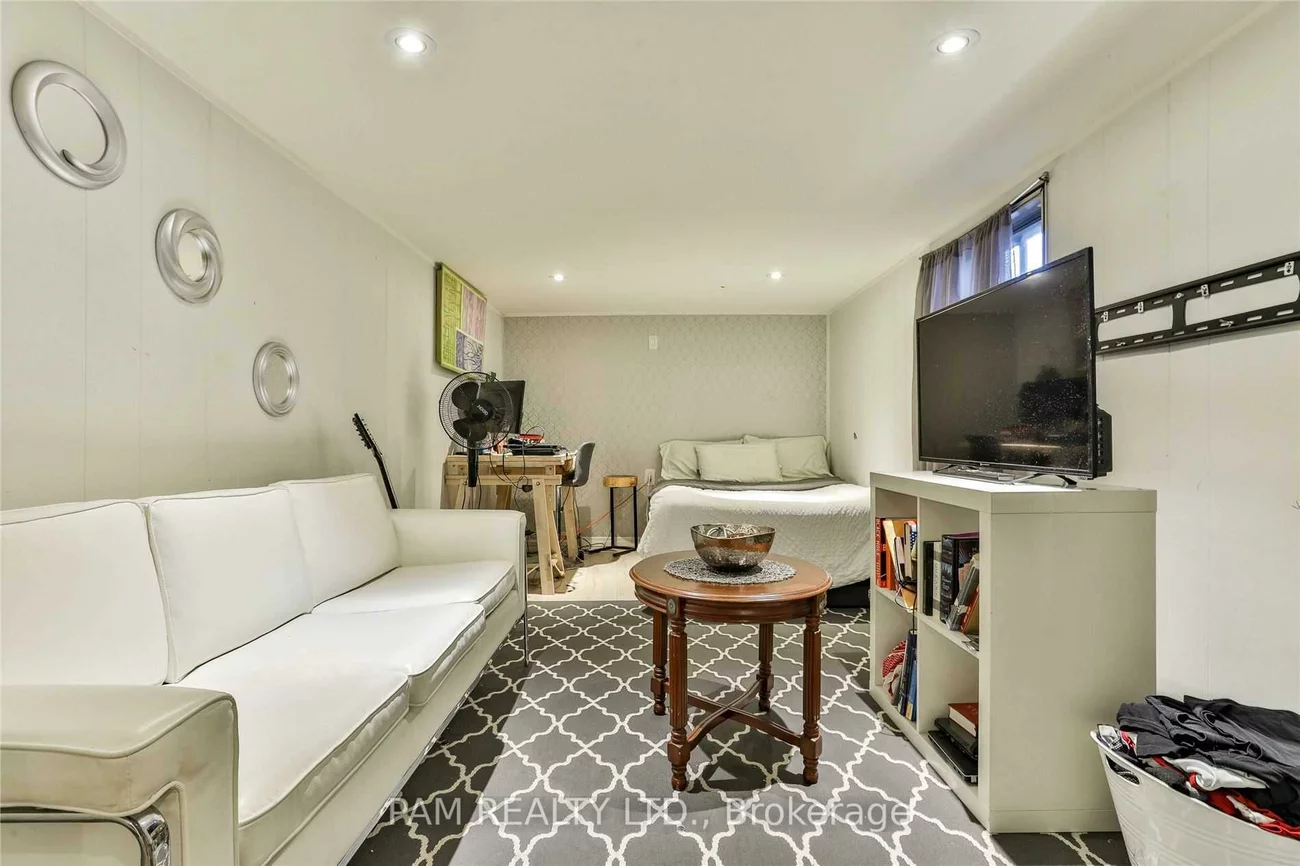 147, Euclid, Trinity-Bellwoods, Toronto