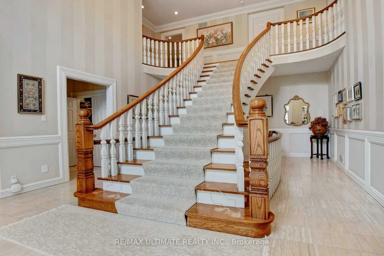 1, Versailles, Banbury-Don Mills, Toronto