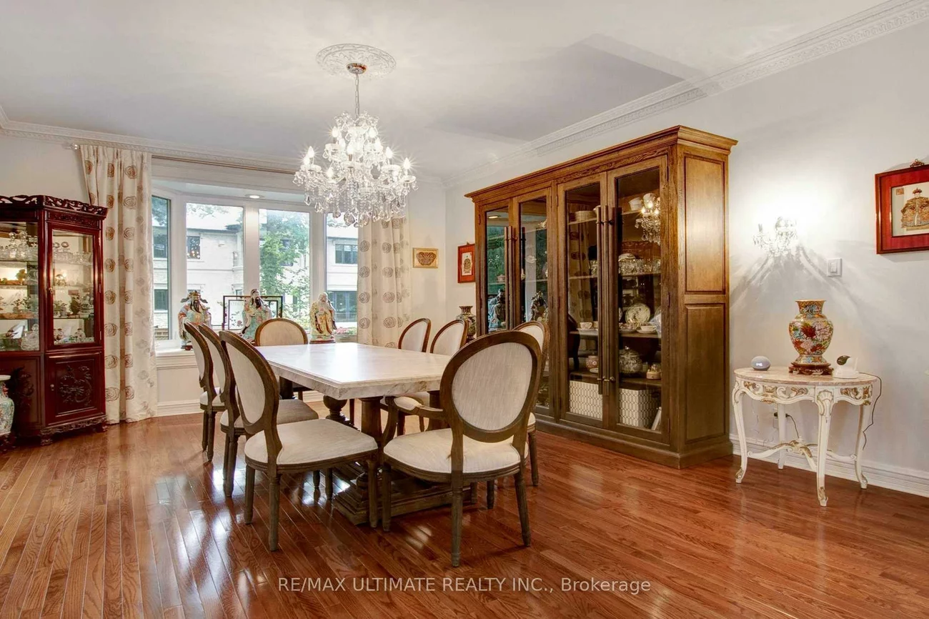 1, Versailles, Banbury-Don Mills, Toronto