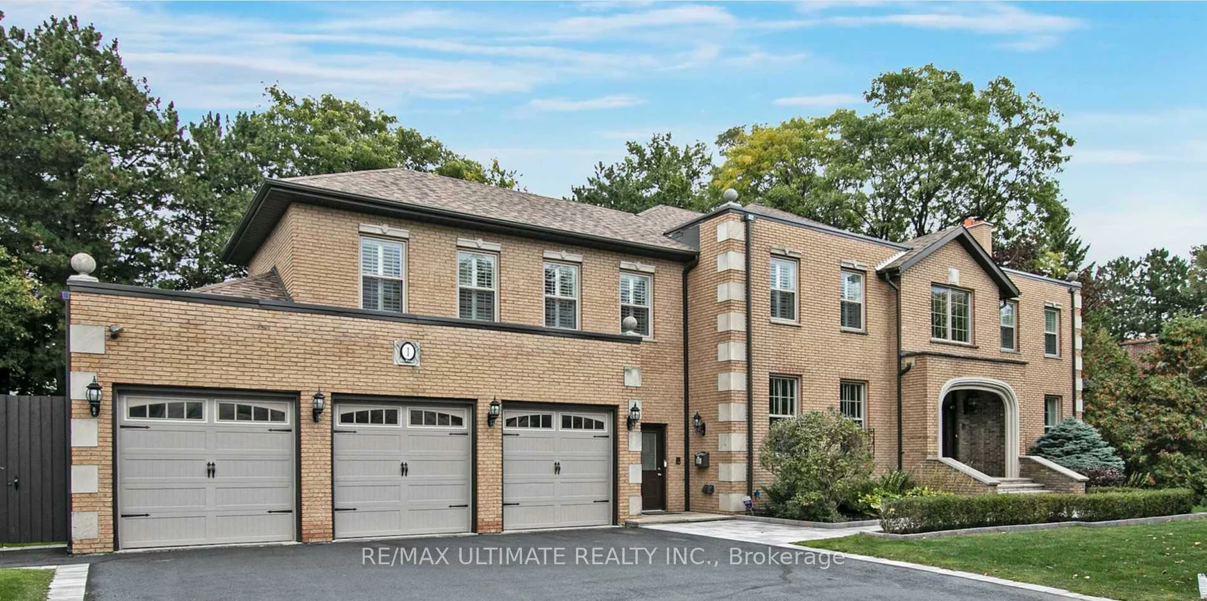 1, Versailles, Banbury-Don Mills, Toronto