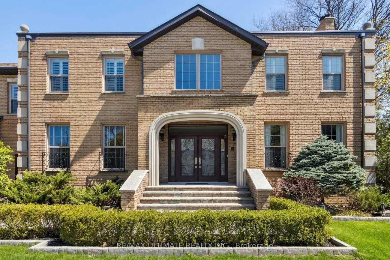 1, Versailles, Banbury-Don Mills, Toronto