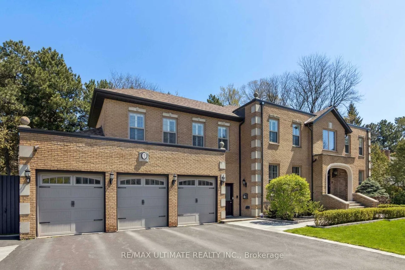 1, Versailles, Banbury-Don Mills, Toronto