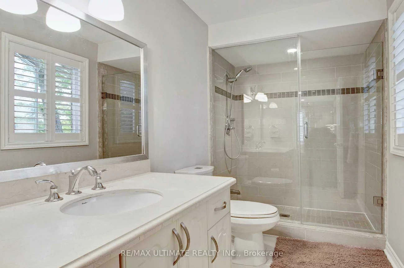 1, Versailles, Banbury-Don Mills, Toronto