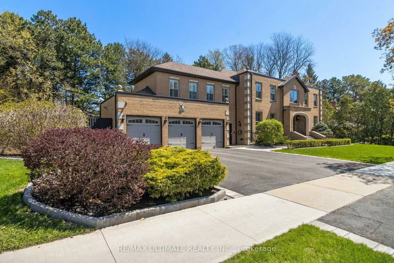 1, Versailles, Banbury-Don Mills, Toronto