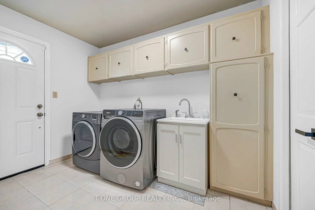 63, Hobart, Don Valley Village, Toronto