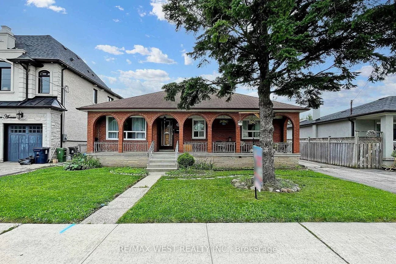 139, Ranee, Englemount-Lawrence, Toronto