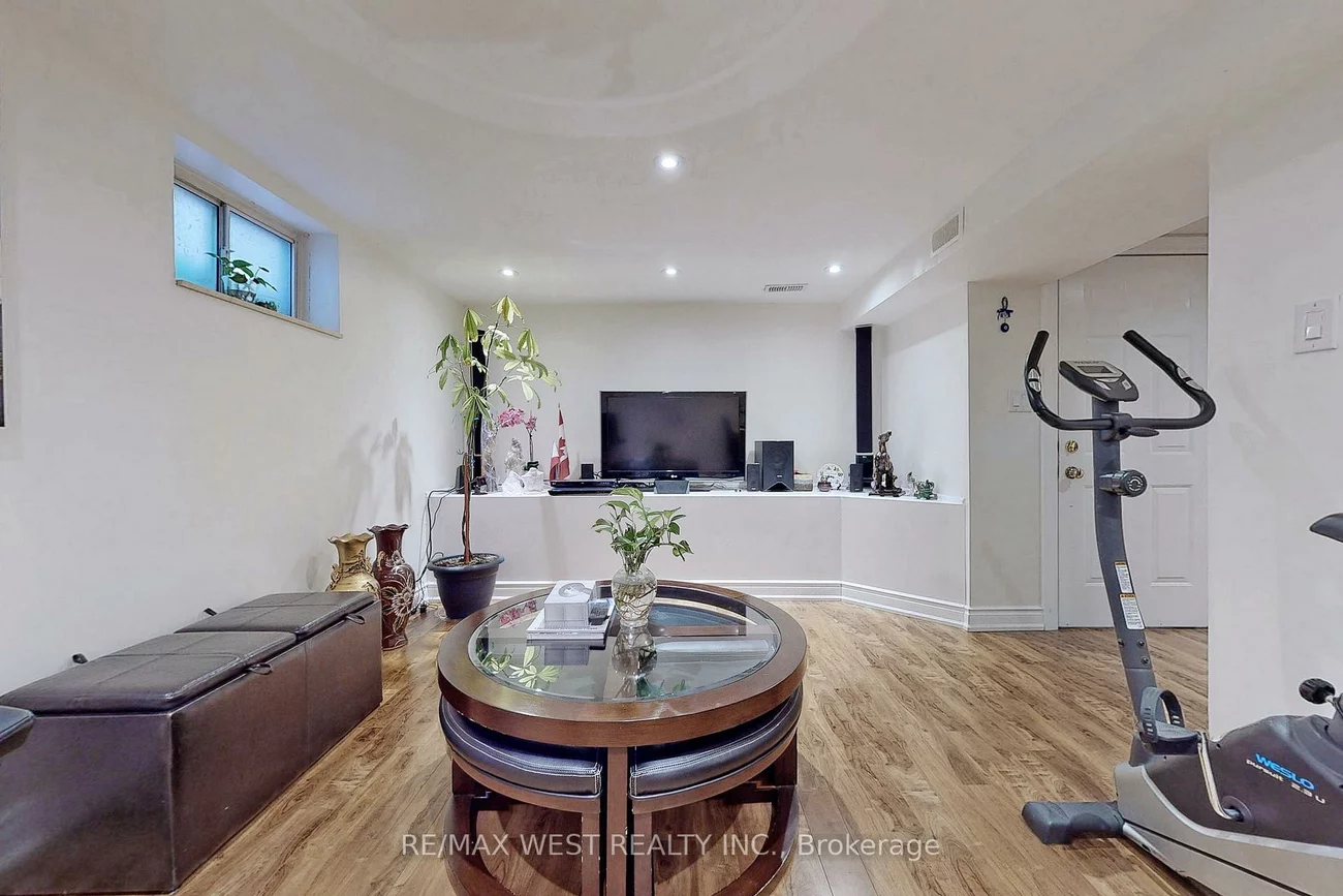 139, Ranee, Englemount-Lawrence, Toronto