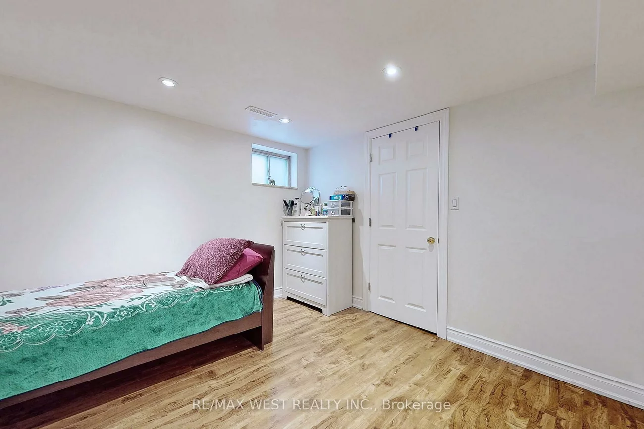 139, Ranee, Englemount-Lawrence, Toronto