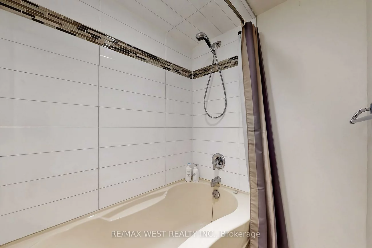 139, Ranee, Englemount-Lawrence, Toronto