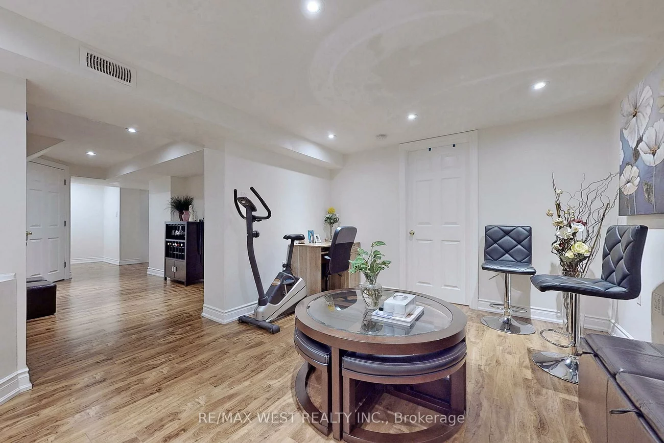 139, Ranee, Englemount-Lawrence, Toronto