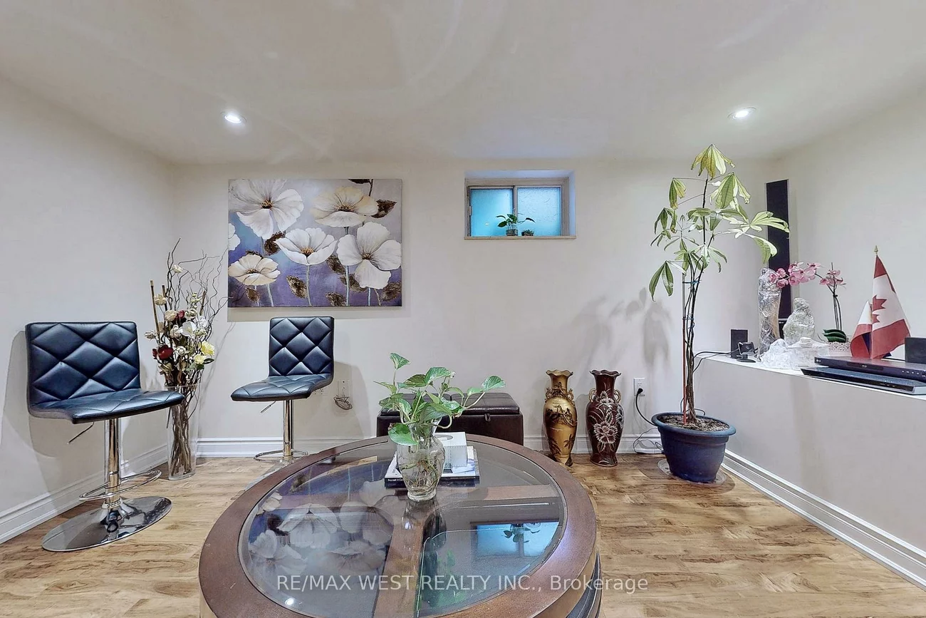 139, Ranee, Englemount-Lawrence, Toronto