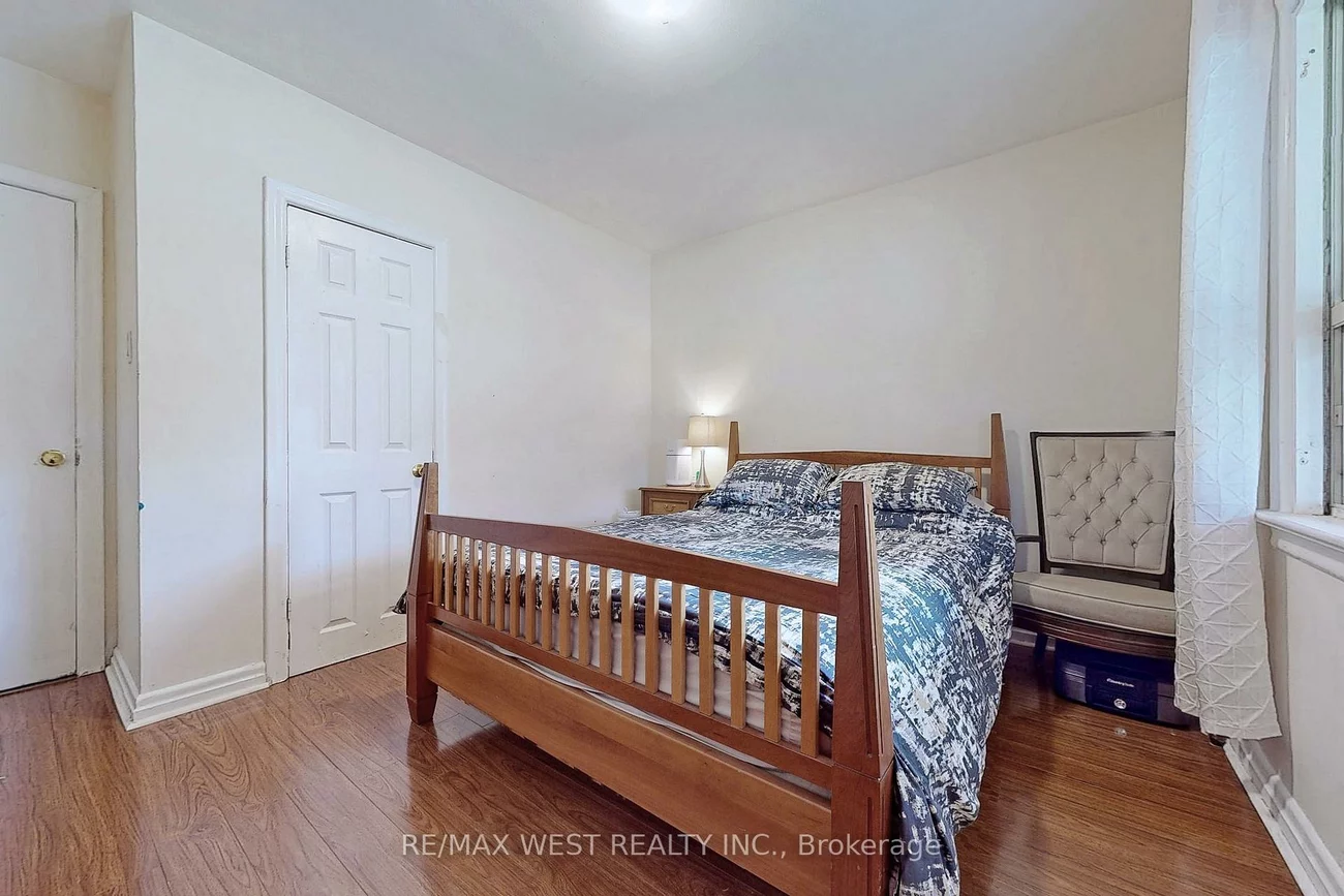 139, Ranee, Englemount-Lawrence, Toronto