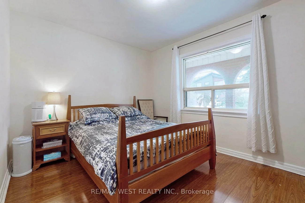 139, Ranee, Englemount-Lawrence, Toronto