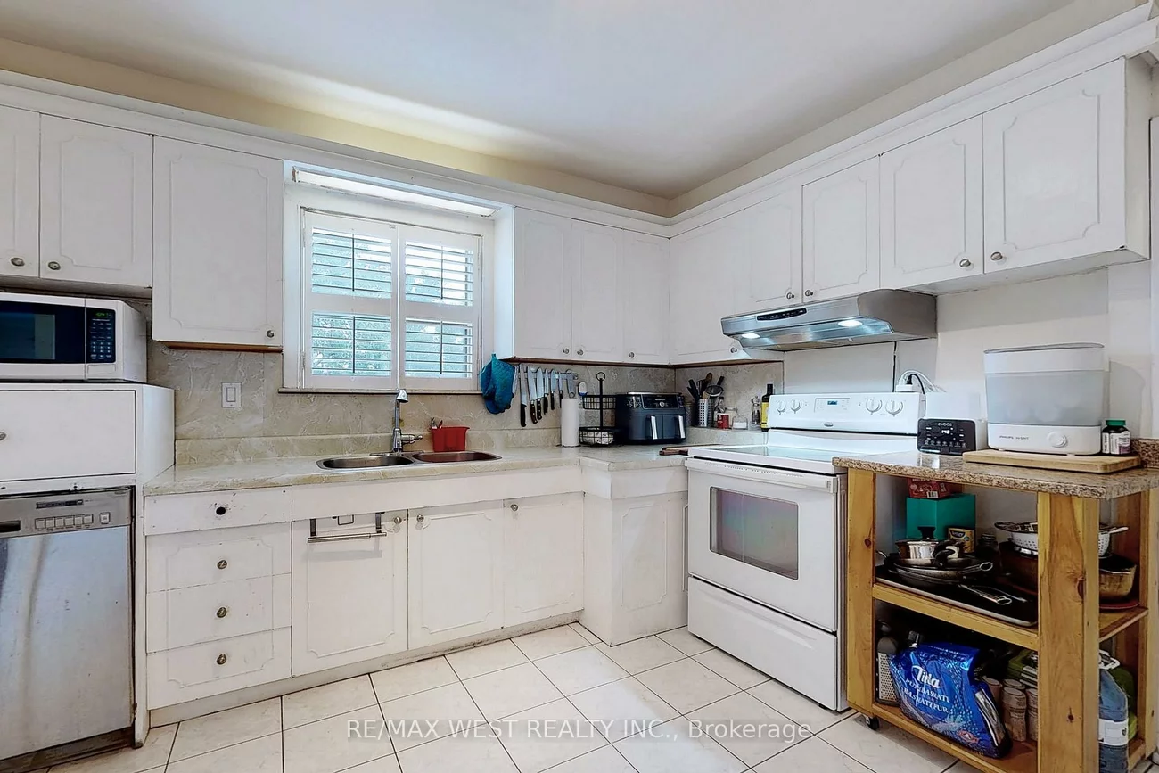 139, Ranee, Englemount-Lawrence, Toronto