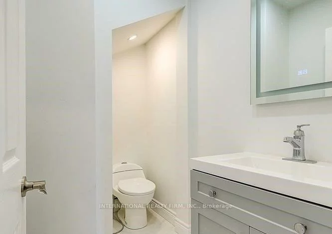 8, Farrell, Willowdale West, Toronto