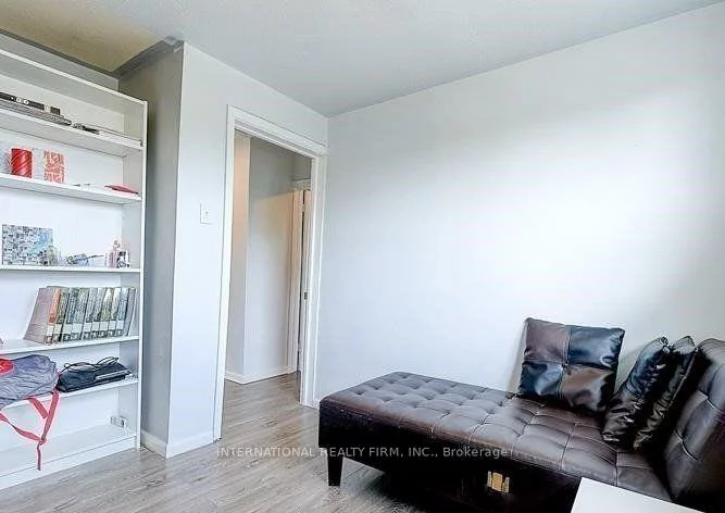 8, Farrell, Willowdale West, Toronto