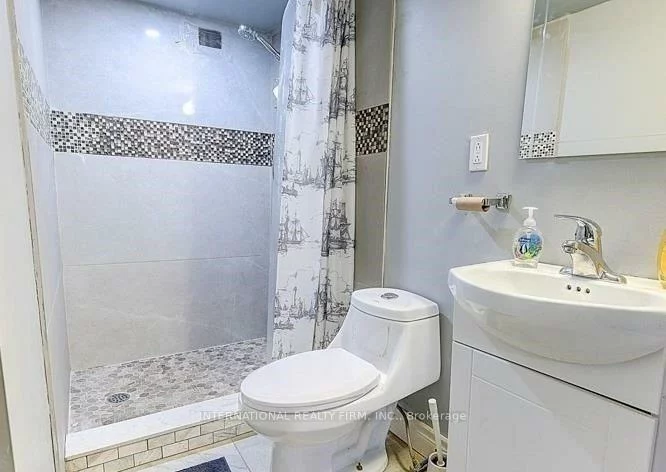 8, Farrell, Willowdale West, Toronto