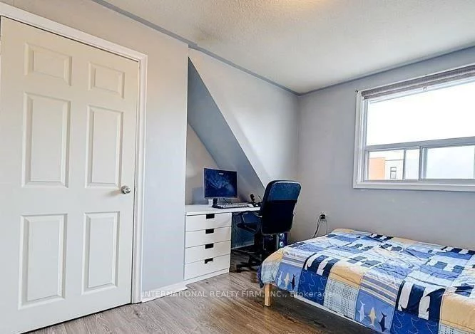 8, Farrell, Willowdale West, Toronto