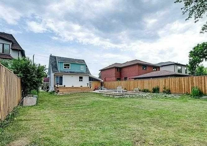 8, Farrell, Willowdale West, Toronto