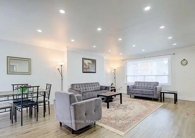 8, Farrell, Willowdale West, Toronto