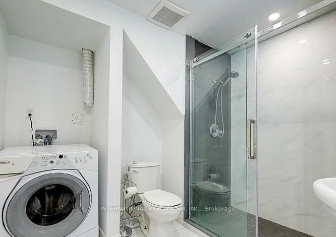 8, Farrell, Willowdale West, Toronto