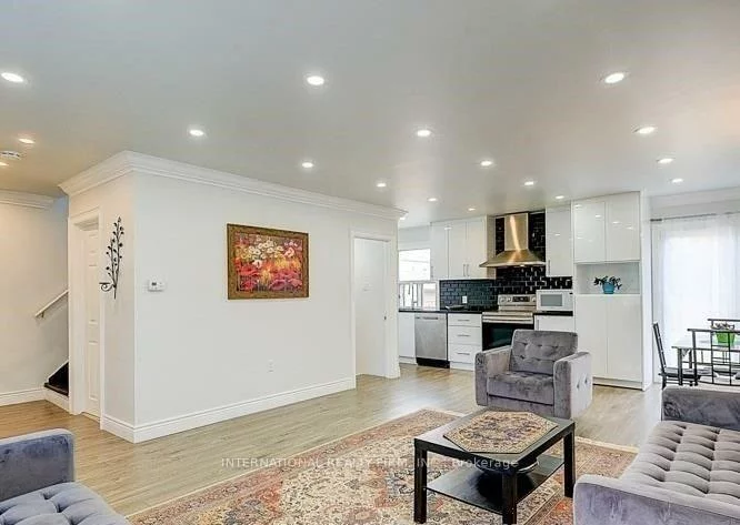 8, Farrell, Willowdale West, Toronto