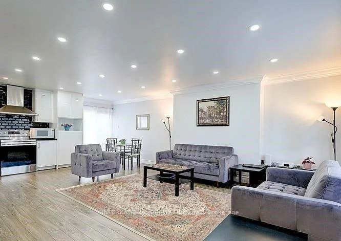 8, Farrell, Willowdale West, Toronto