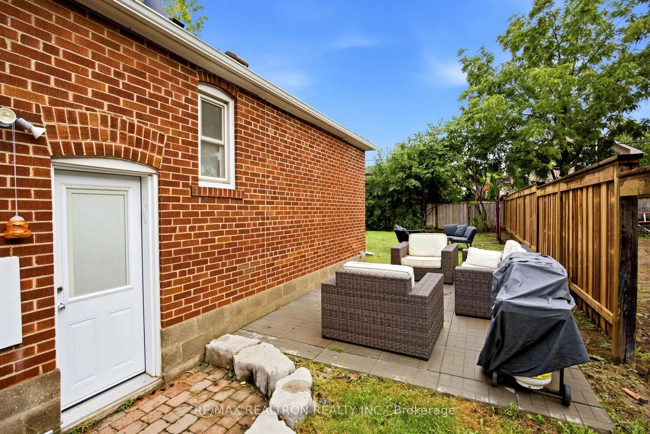 149, Fairholme, Englemount-Lawrence, Toronto