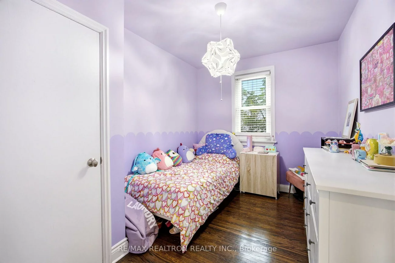 149, Fairholme, Englemount-Lawrence, Toronto