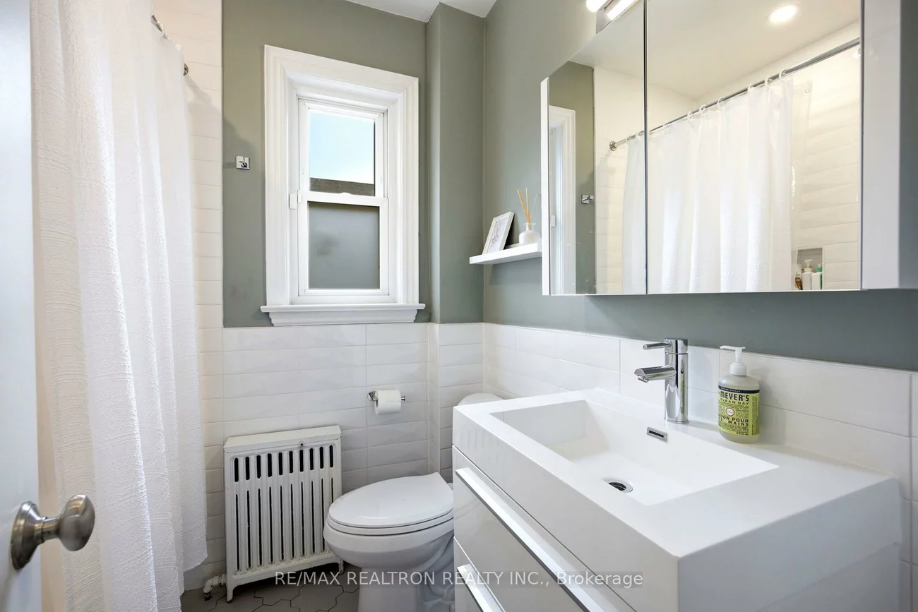 149, Fairholme, Englemount-Lawrence, Toronto