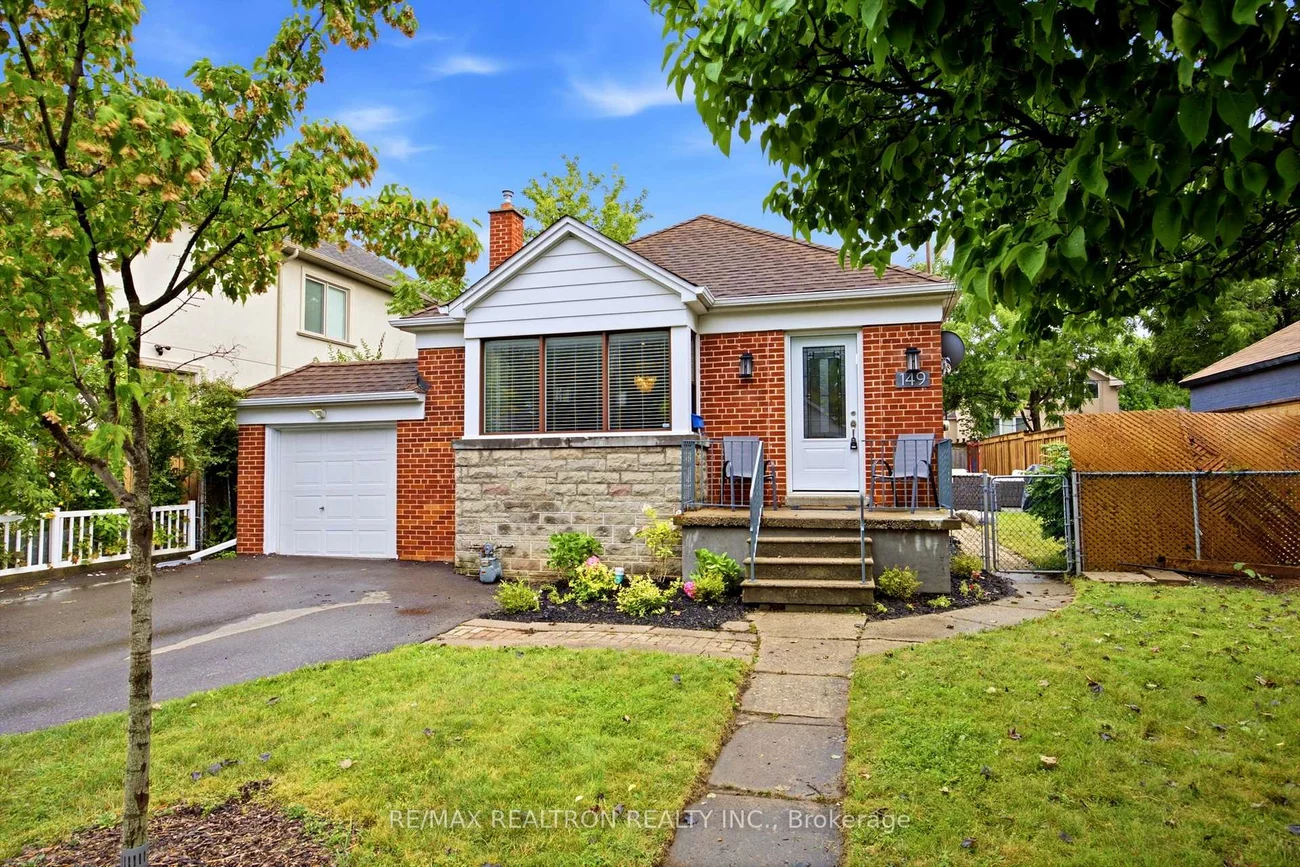 149, Fairholme, Englemount-Lawrence, Toronto