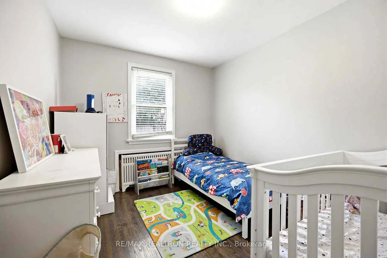 149, Fairholme, Englemount-Lawrence, Toronto