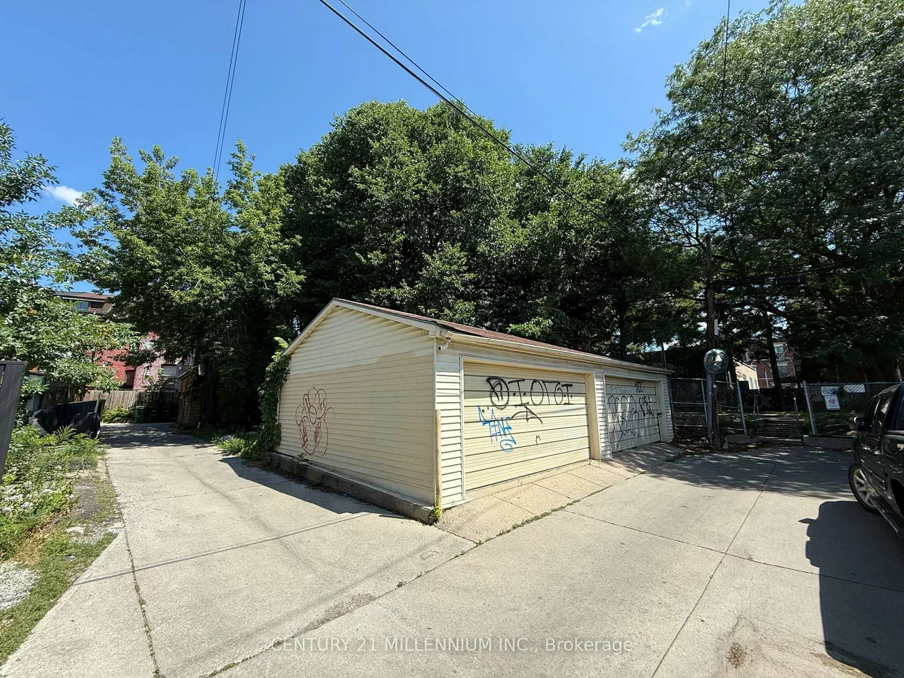 275R, Lansdowne, Little Portugal, Toronto
